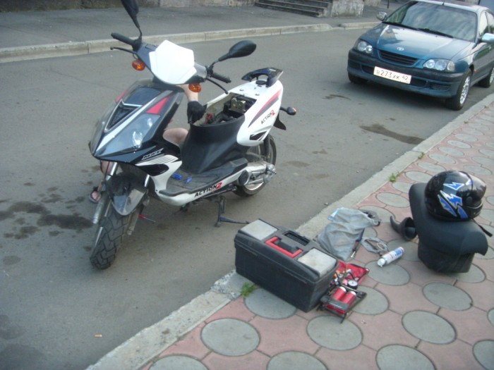 ST830878.JPG