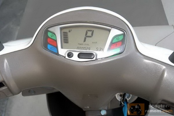 Электронная панель приборов Suzuki E Lets