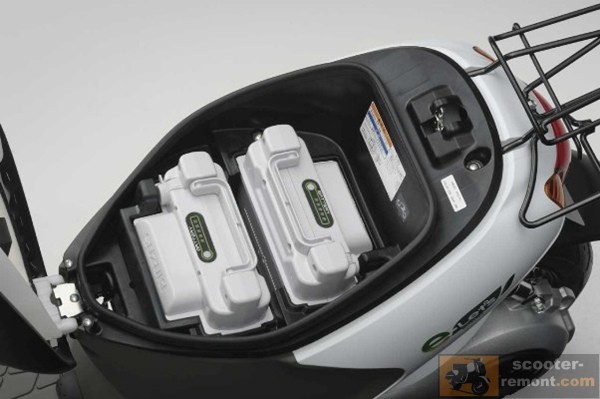 Suzuki E Lets расположение аккумуляторов Suzuki E Lets расположение аккумуляторов