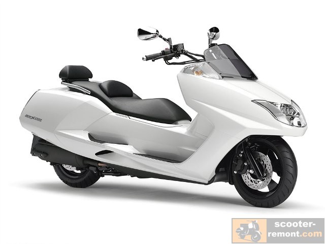 Yamaha MAXAM CP-250 в белом исполнении