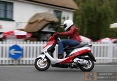 Для скутера теперь нужны права