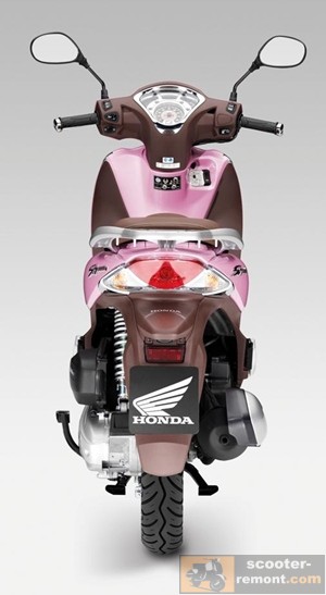 Вид сзади SH 125 Mode Вид сзади SH 125 Mode